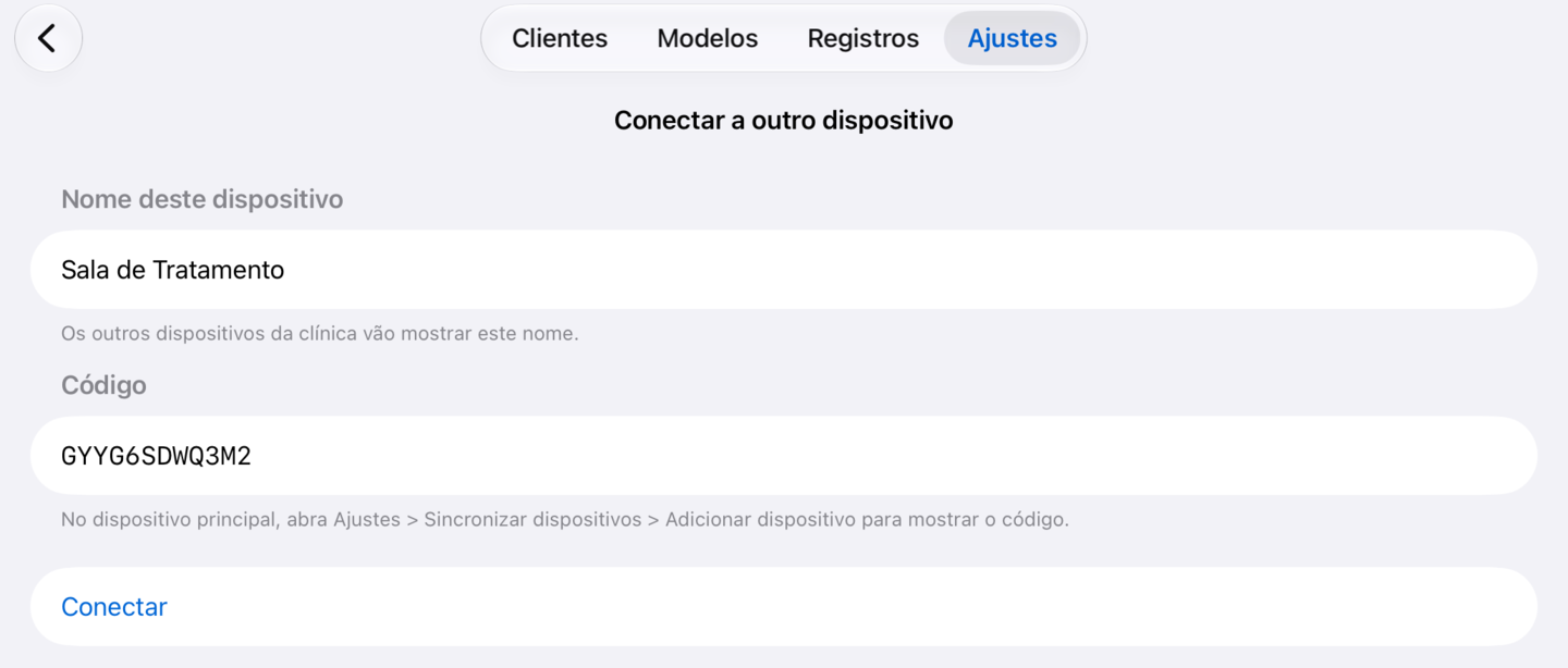A tela Conectar a outro dispositivo no segundo iPad, com o nome e o código já digitados
