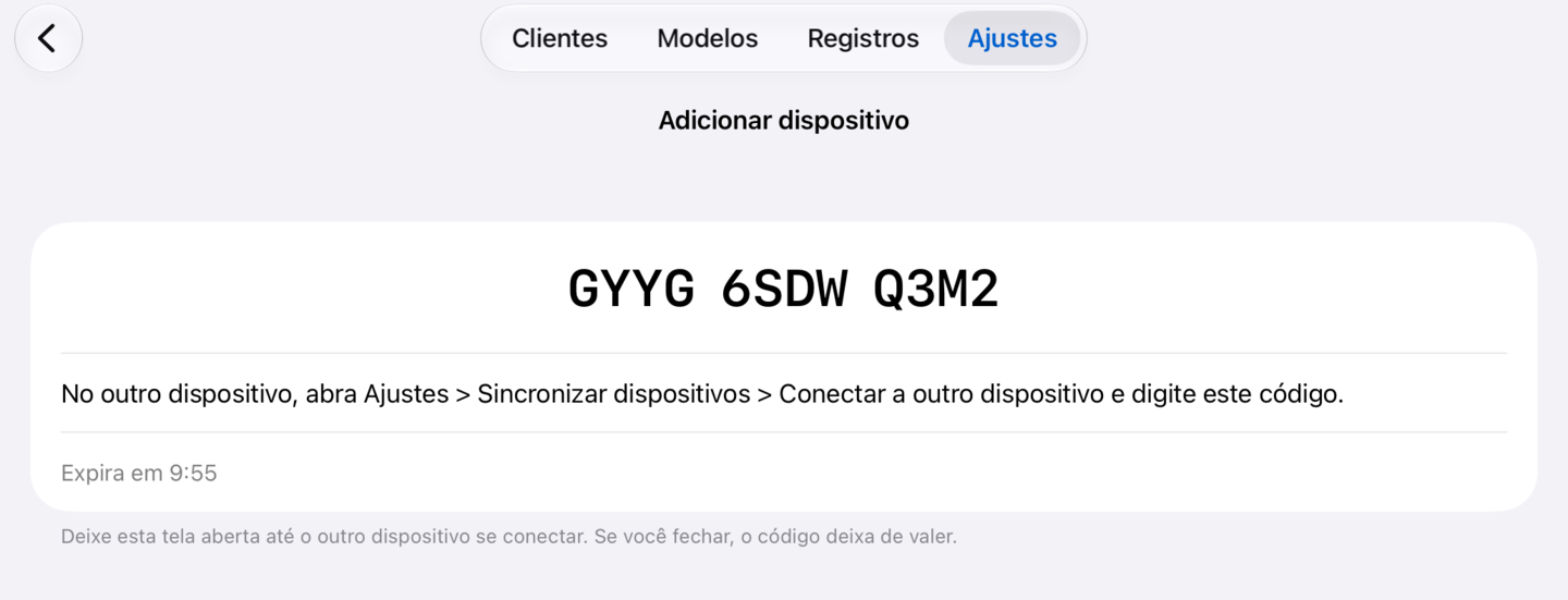 O dispositivo principal mostrando um código em três grupos de quatro e quanto tempo falta pra ele expirar